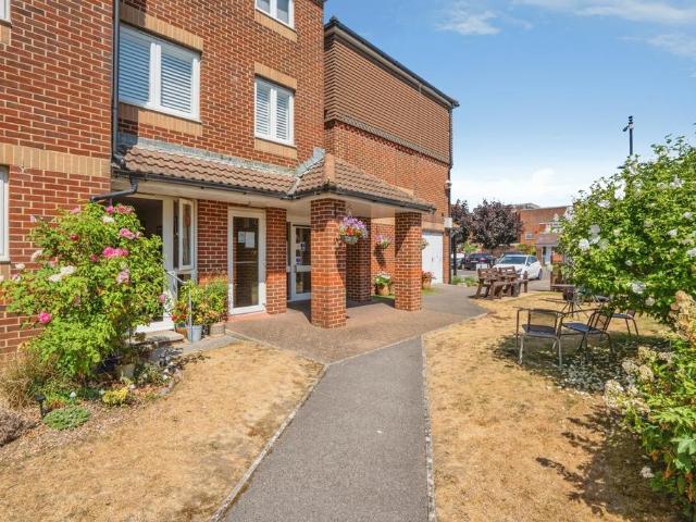 Flat for sale in West End, Fareham