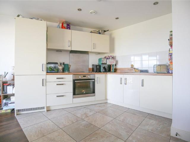 Flat for sale in Feckenham, City Of Bristol
