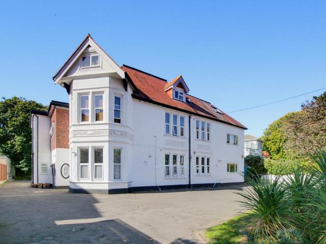 Flat for sale in Boscombe, Bournemouth