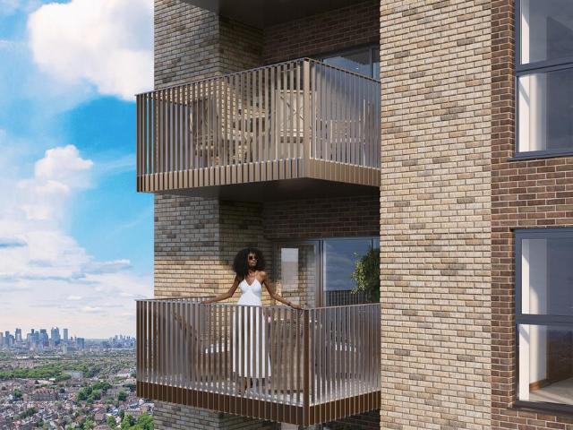 Flat for sale in Roding Riverside, Cat Hill