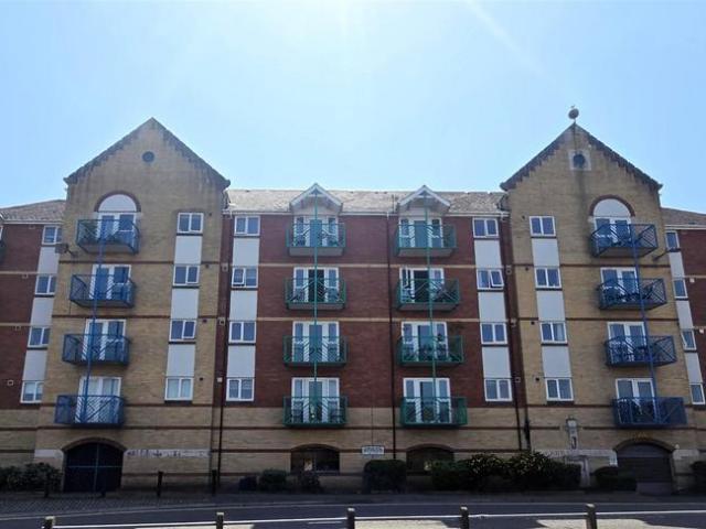 Flat for sale in Nangreaves, Wales