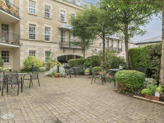 Flat for sale in Bathwick, Dulcote