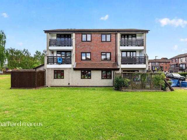 Flat for sale in London Borough of Merton, Greater London