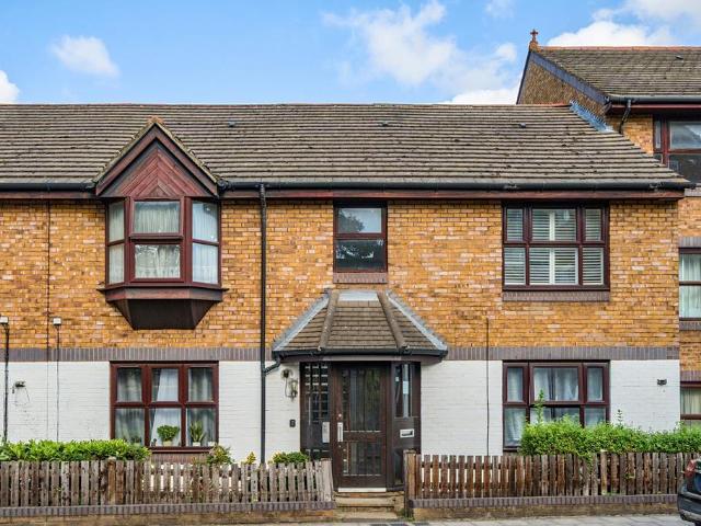 Flat for sale in London Borough of Lewisham, Ladywell