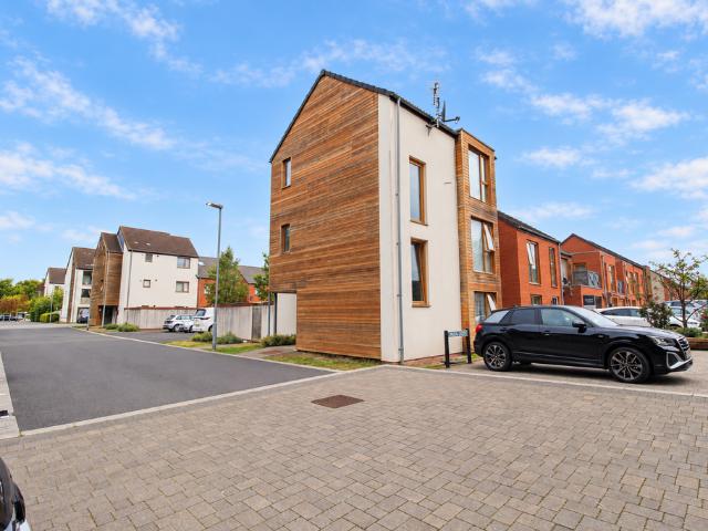 Flat for sale in Street, Somerset