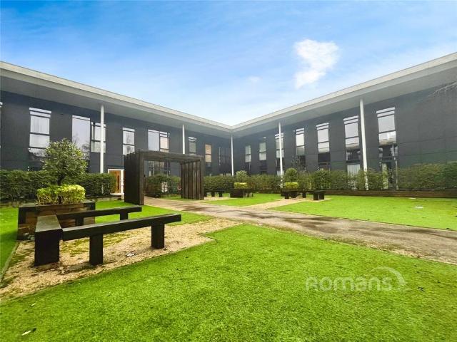 Flat for sale in Maidenhead
