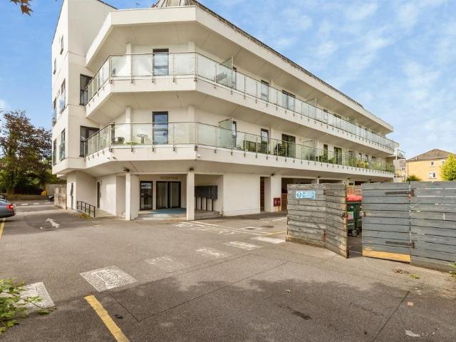 Flat for sale in Three Bridges, Glynde