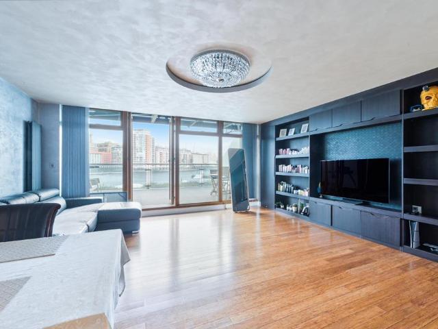 Flat for sale in Silvertown, Greater London