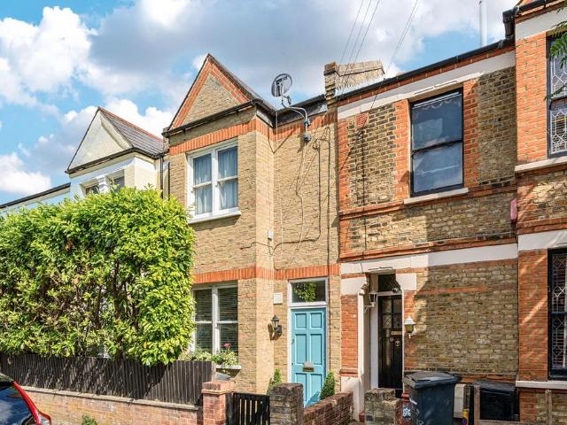 Flat for sale in London Borough of Lewisham, Greater London