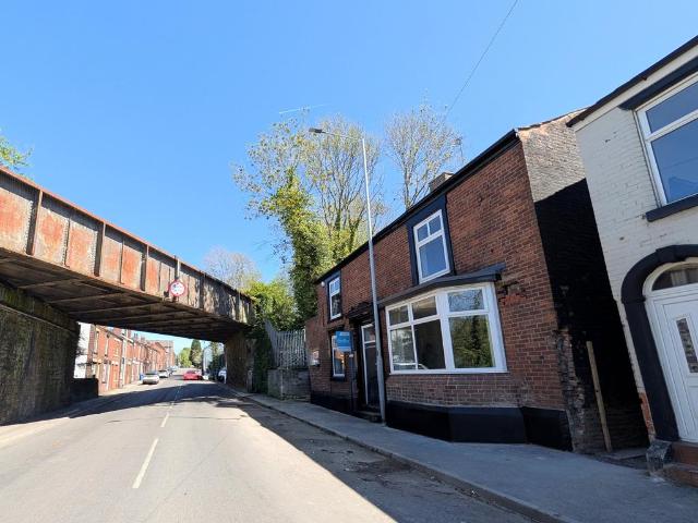 Flat for sale in Woodley, Greater Manchester