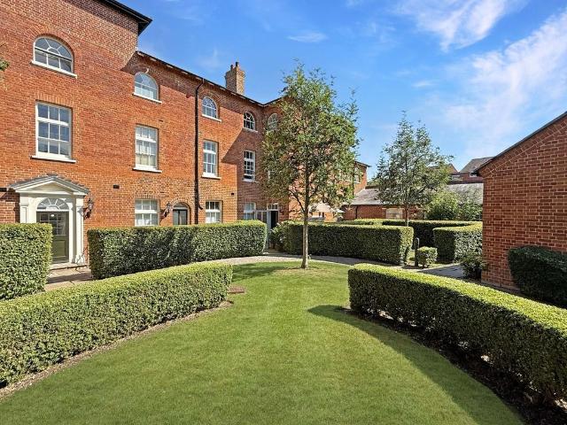 Flat for sale in Bocking, Chipping Hill