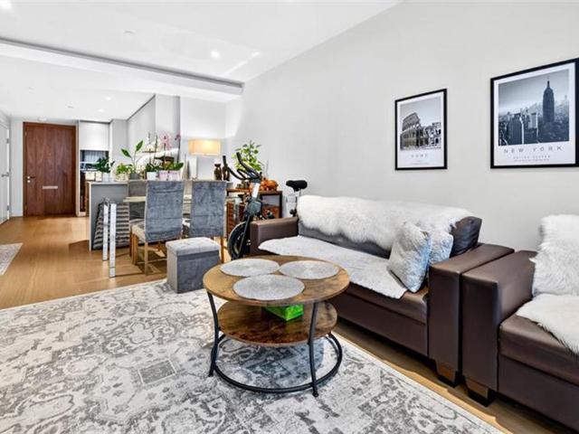 Flat for sale in London Borough of Tower Hamlets, Greater London