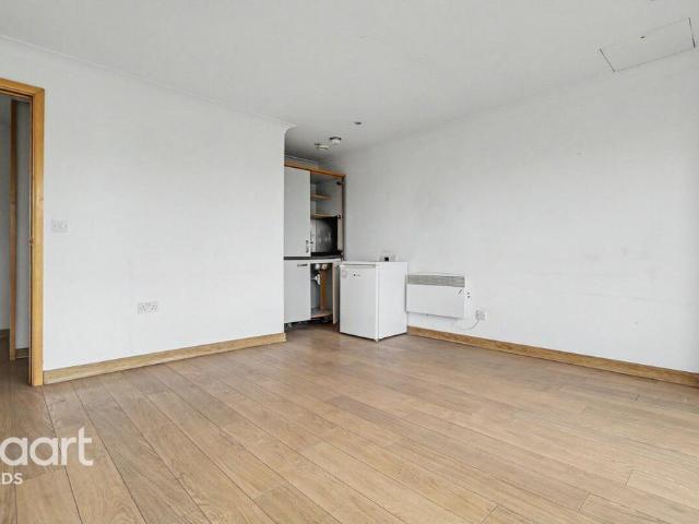 Flat for sale in Leylands, West Yorkshire