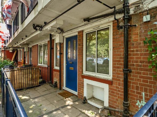 Flat for sale in Bermondsey, Greater London