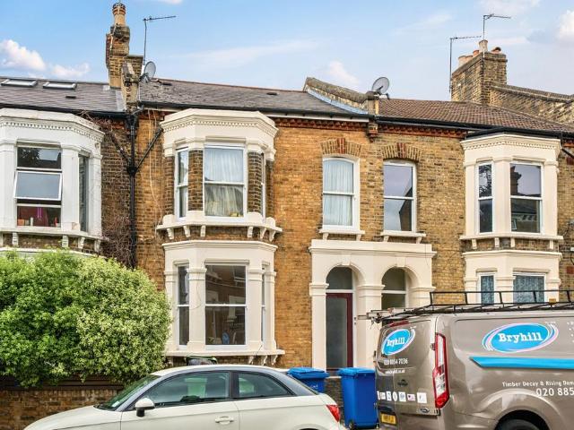 Flat for sale in Peckham, Greater London