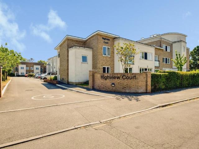 Flat for sale in Highcliffe