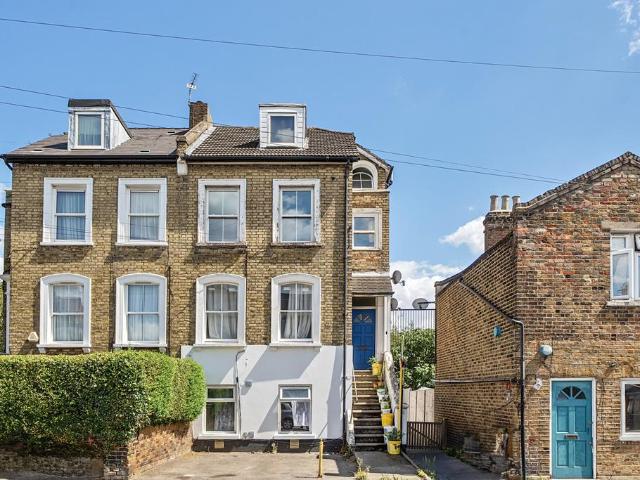 Flat for sale in London Borough of Lewisham, Greater London