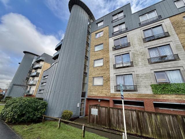 Flat for sale in Key Street, Suffolk