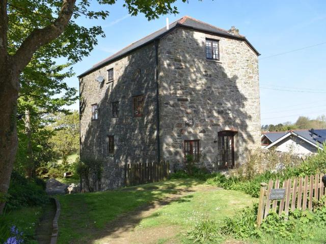 Flat for sale in Roseworthy, Cornwall