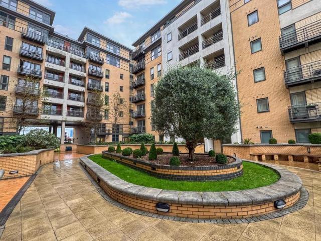 Flat for sale in West Yorkshire