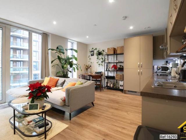 Flat for sale in Glyndon, Plumstead