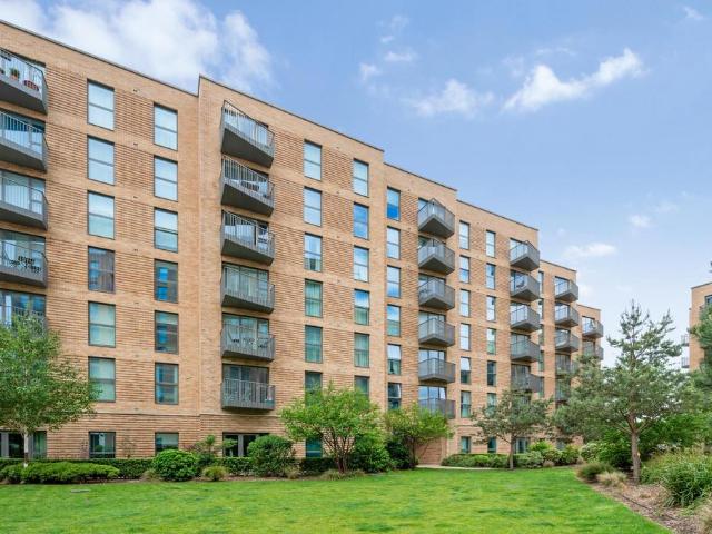 Flat for sale in Slough