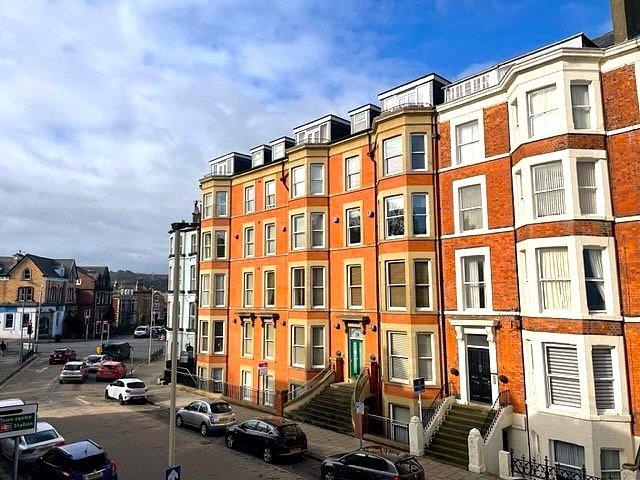 Flat for sale in South Cliff, Kepwick