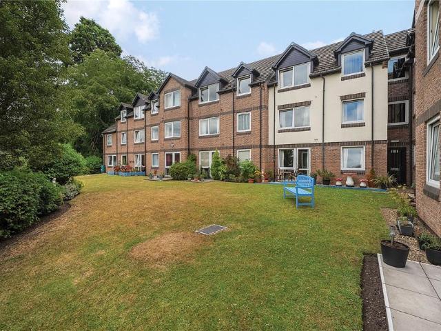 Flat for sale in Monmouth, Wales