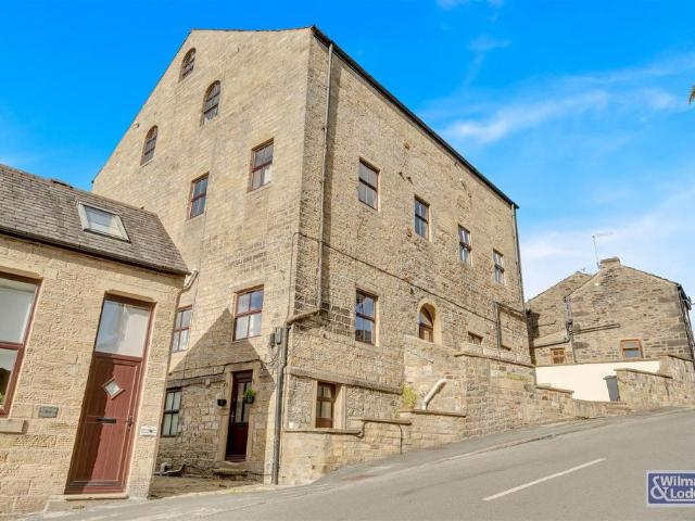 Flat for sale in Silsden, Bradford