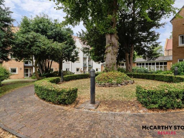 Flat for sale in Sunnyside, West Northamptonshire
