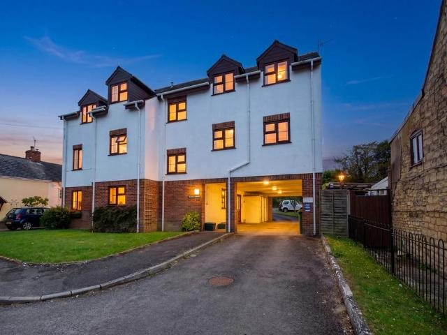 Flat for sale in School House, Gloucestershire