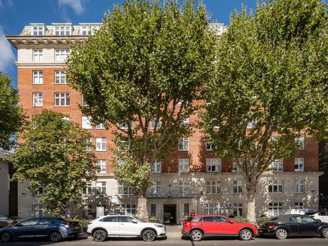 Flat for sale in City of Westminster, Greater London
