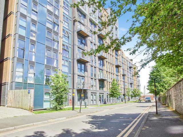 Flat for sale in Calthorpe Fields, West Midlands