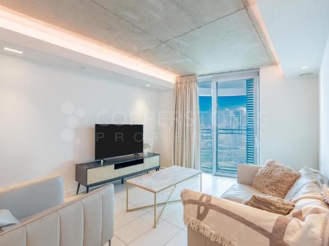 Flat for sale in Canning Town, Greater London