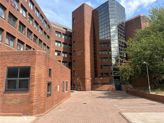 Flat for sale in Goldthorn Hill, West Midlands