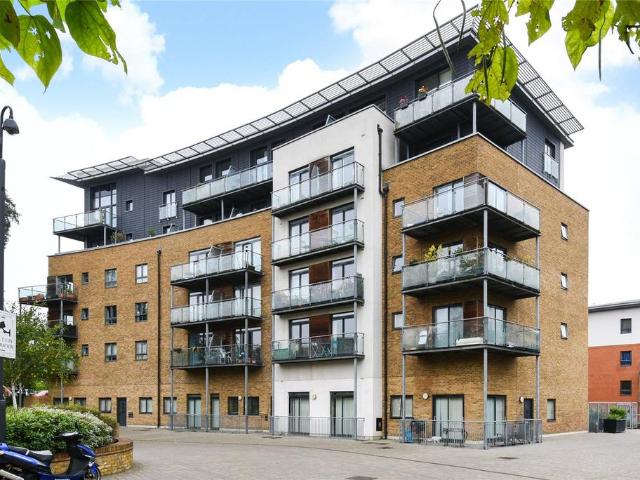 Flat for sale in London Borough of Lewisham, Greater London