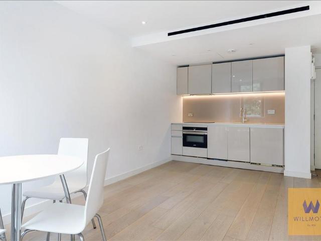 Flat for sale in Hammersmith, Greater London