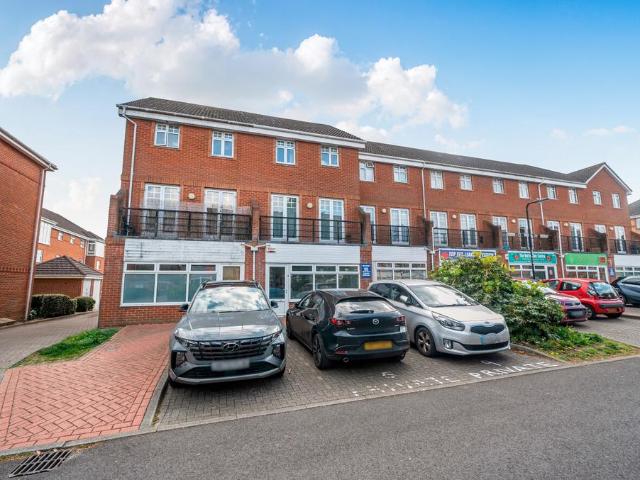 Flat for sale in Eastleigh, Helford
