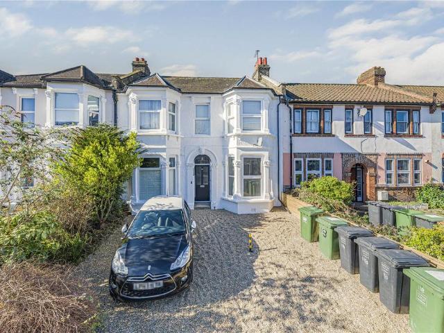 Flat for sale in London Borough of Lewisham, Greater London