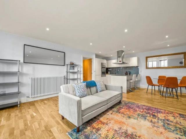 Flat for sale in Kensal Town, Greater London