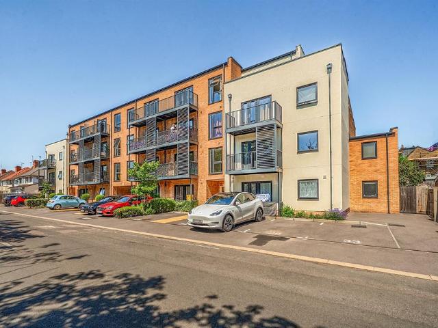Flat for sale in St Marks, Maidenhead