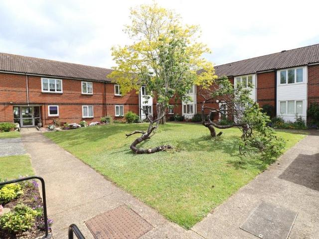 Flat for sale in Gillingham