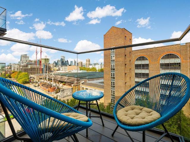 Flat for sale in St. George in the East, Wapping
