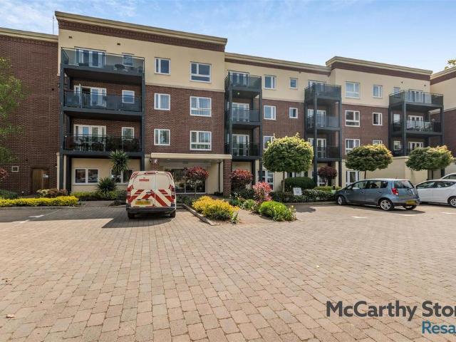 Flat for sale in Bromsgrove
