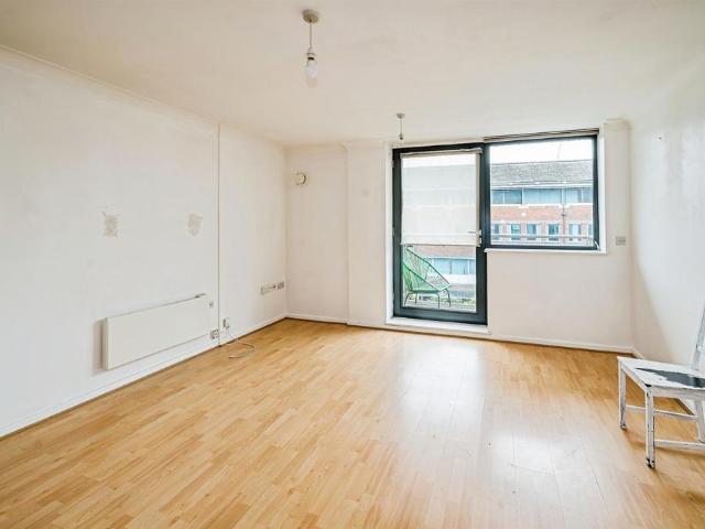 Flat for sale in Slough, Isle Of Man
