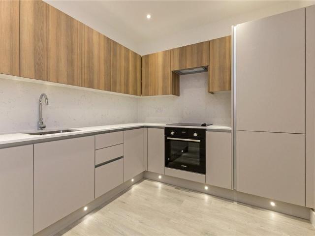 Flat for sale in Lunnon, Buckinghamshire