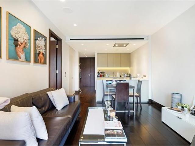 Flat for sale in Victoria, Greater London