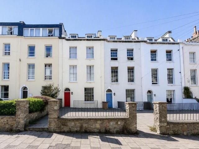 Flat for sale in Spike Island, Feckenham