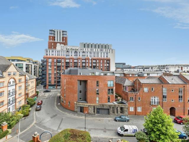 Flat for sale in Redcliffe, Feckenham
