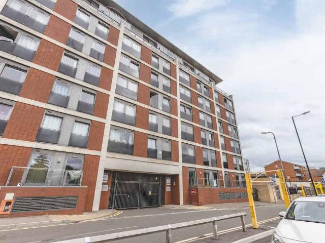 Flat for sale in Slough